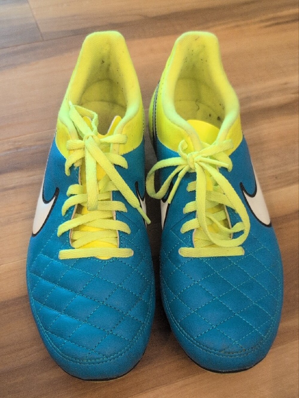 Nike Teal and Yellow Soccer Cleats - Picture 5 of 7